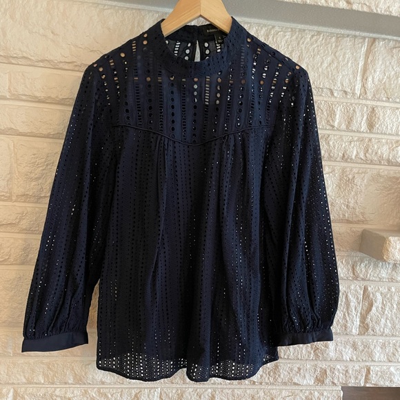 *NWT* Banana Republic Navy Mock Neck Eyelet Lace Blouse - Picture 5 of 10
